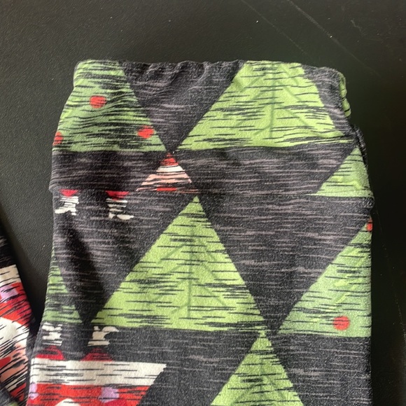 LuLaRoe one size leggings - vintage Christmas trees with Santa embedded - Picture 3 of 5